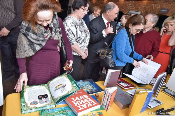 На первом культурном форуме в Екатеринбурге вручат первую российскую премию по литературной критике