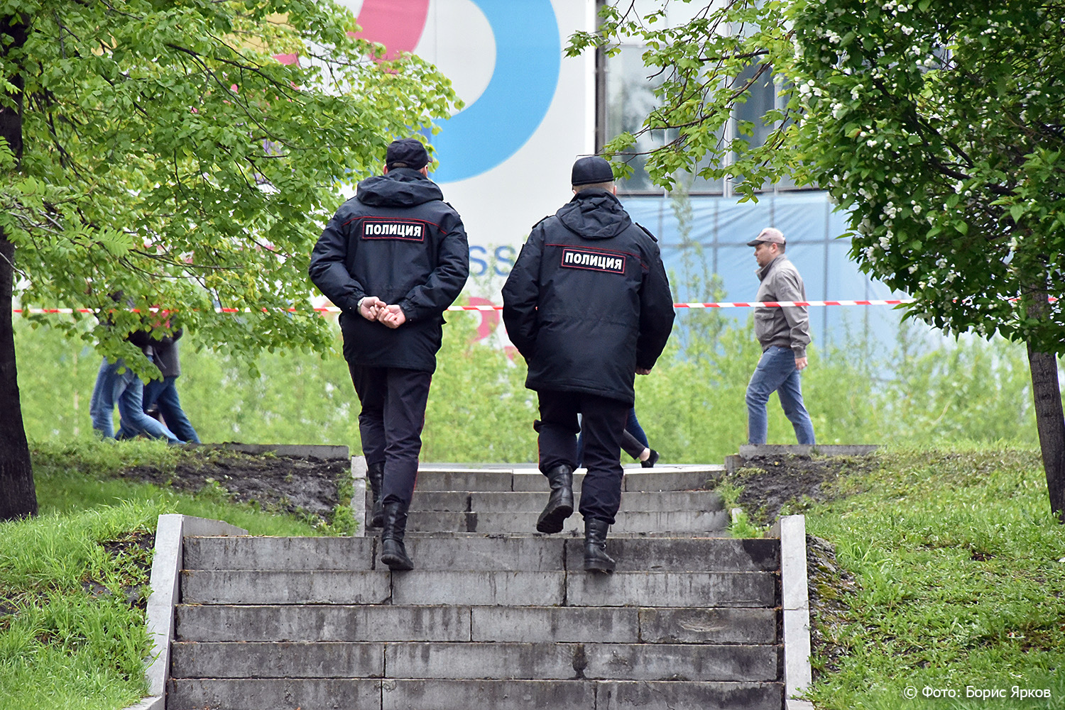 Чкаловская полиция екатеринбурга. Полиция для детей. Полицейский для детей. Полиция Чкаловского района. Полицейский Урал.